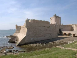 Expositions Cultures Arts-Crédits : Le fort de Bouc @ Ville de Martigues