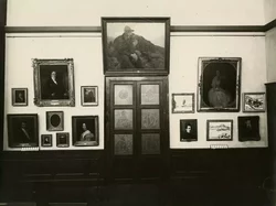 Rassemblements-Crédits : « Vue de la salle de peintures après 1936 » © MUDAAC - Épinal, droits réservés.